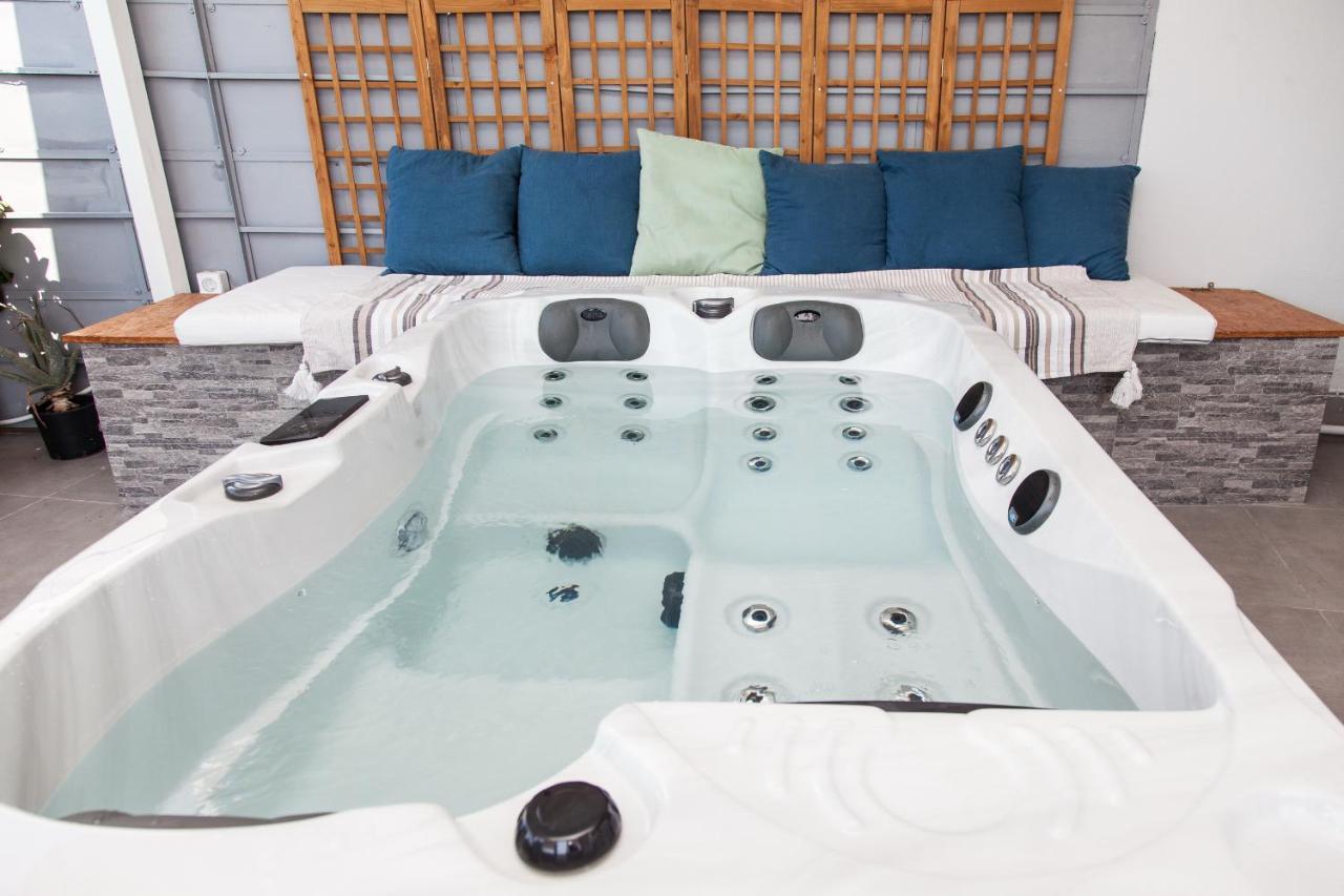 Апартаменты Gorgeous Penthouse With Private Jacuzzi And Amazing View! Афины Экстерьер фото